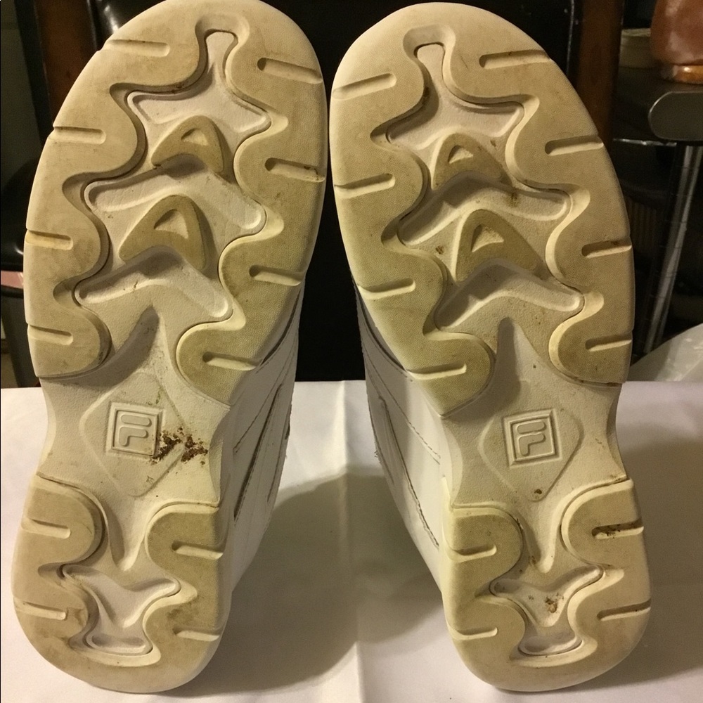 Women’s White Fila Sneakers Size 8.5 - Picture 6 of 6